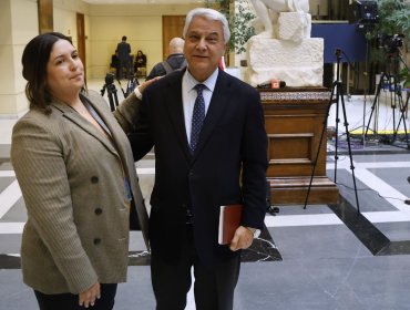 Directiva del Partido Socialista apoya expulsión de diputado Naranjo y rechaza acusaciones contra senadora Vodanovic