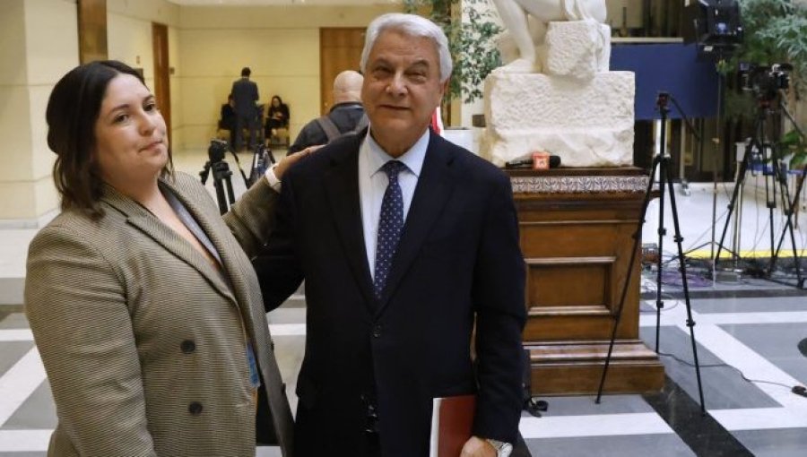Directiva del Partido Socialista apoya expulsión de diputado Naranjo y rechaza acusaciones contra senadora Vodanovic