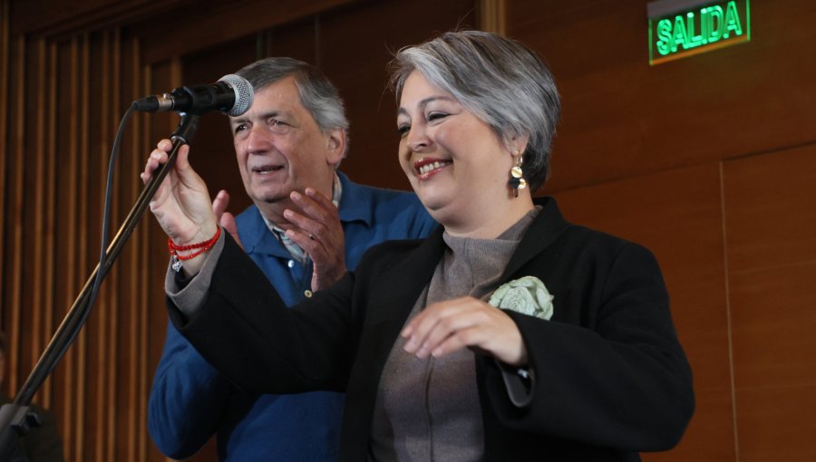 Jeannette Jara responde a renuncia a militancia al Partido Comunista: “Ese tema no está sobre la mesa”