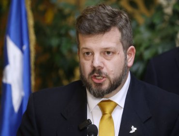 Johannes Kaiser aclara que no llamó a un nuevo golpe de estado y que no respalda violaciones a DDHH