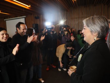 Partido Comunista llama a Jeannette Jara a liderar con autonomía el nuevo ciclo político