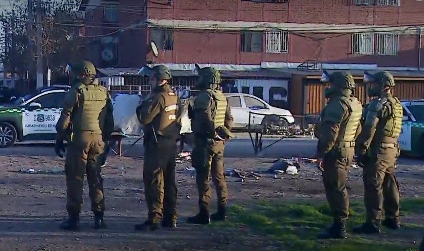 Una decena de delincuentes dispararon a carabineros durante fiscalización en población de Lo Espejo