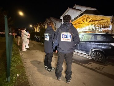Hombre de 34 años murió y su hijastra de 13 está grave tras ser atacados a disparos en Maipú: se investiga un ajuste de cuentas