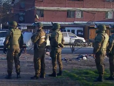 Una decena de delincuentes dispararon a carabineros durante fiscalización en población de Lo Espejo