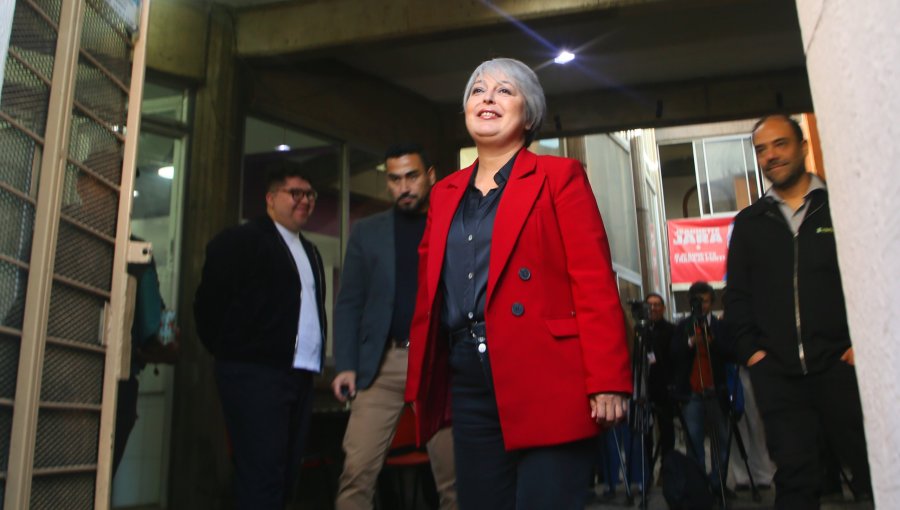 Jeannette Jara cree que "es bastante probable" que haya segunda vuelta entre ella y José Antonio Kast