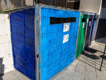 Punto Limpio abre espacio de reciclaje para cartón, vidrio, plástico, papel y latas en el cerro Merced de Valparaíso