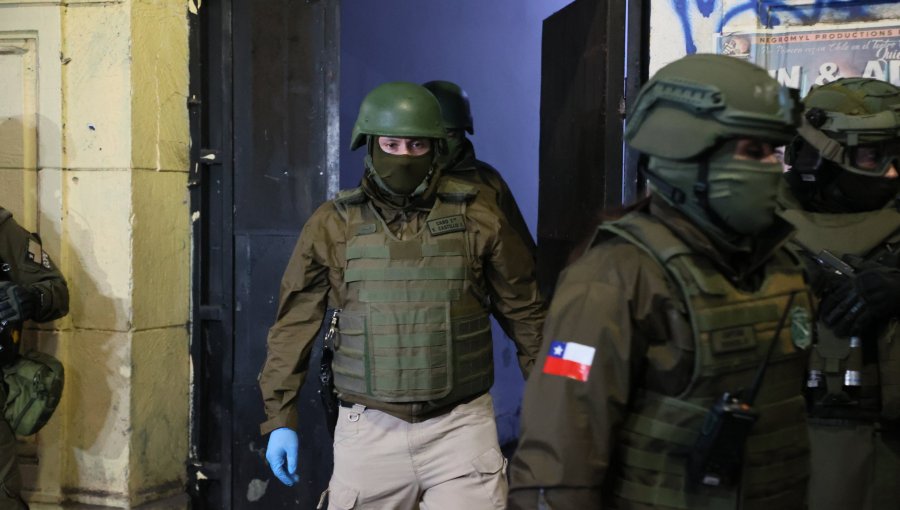 14 detenidos deja allanamiento en 22 casas del «Pueblo sin Ley» de La Calera: incautaron drogas, armas y hasta chalecos antibalas