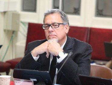 Lagos Weber califica de "muy mala noticia" para la región que el Gobierno no licite el Tren Santiago-Valparaíso en esta administración