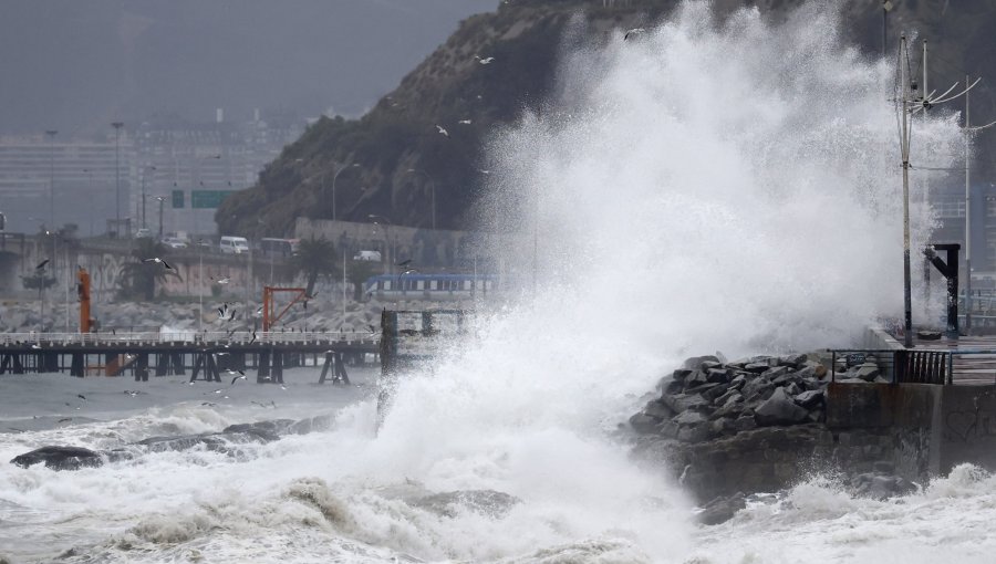 Sistema frontal en el sur del país provocará intensas marejadas en la región de Valparaíso