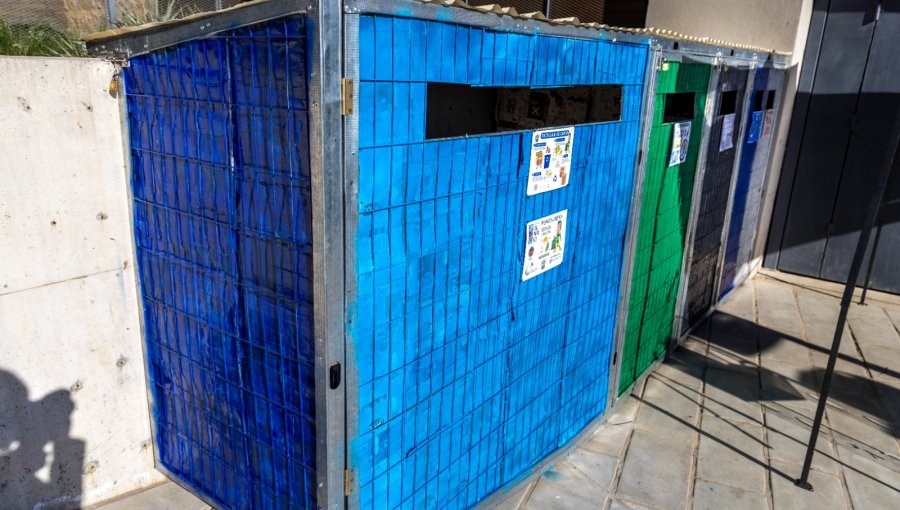 Punto Limpio abre espacio de reciclaje para cartón, vidrio, plástico, papel y latas en el cerro Merced de Valparaíso