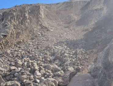 Alcalde de Camarones exige estado de excepción constitucional por catástrofe para la comuna por caída de rocas en cuesta Chinchorro