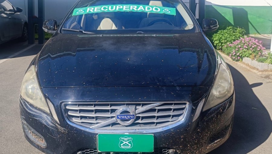 Tres detenidos deja patrullaje policial en Concón: fueron sorprendidos en plena transacción de droga en un Volvo robado