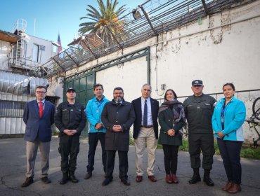 Senador Chahuán tras constatar hacinamiento de internos en la ex Penitenciaría: "Se están violando normas internacionales"
