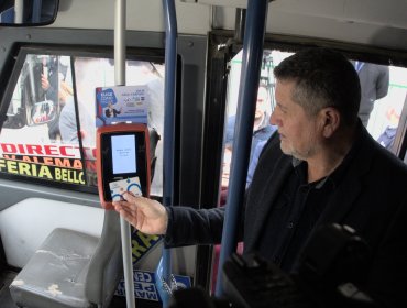 En tres líneas de microbuses de Quilpué y Villa Alemana ya se puede pagar el pasaje con tarjetas bancarias y QR