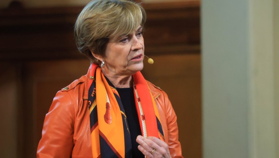 Ante eventual arancel al cobre: Matthei dice que "Chile debe seguir negociando", pero "sin ideologías"