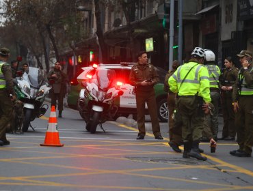 Carabinero fue atropellado en medio de persecución por el centro de Santiago: tres extranjeros fueron detenidos