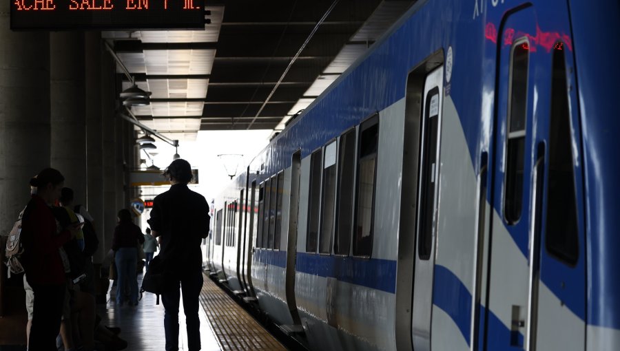 Piden sesión especial en la Cámara y citar a ministros para transparentar cronograma tras nuevo traspié del tren Valparaíso - Santiago