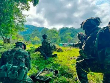Un soldado muerto y dos heridos deja demencial ataque con "burro-bomba" en Colombia: van 19 efectivos asesinados este año