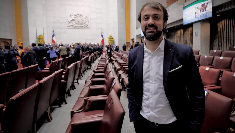 Vetos del Frente Amplio a Jorge Sharp ponen en duda la lista única del oficialismo y amenazan con una fractura electoral por el Congreso