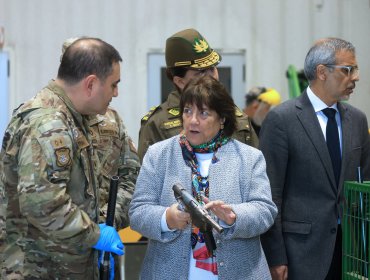 Ministra de Defensa confirma hallazgo de droga en recinto militar de Colchane