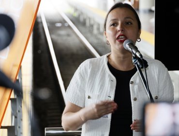 Alcaldesa Nieto apunta a oferentes tras nuevo retraso en proyecto de tren Valparaíso - Santiago: "Cometieron ciertos errores"