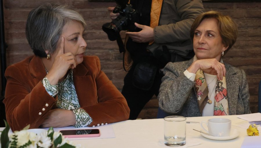 Jara cuestiona ofrecimiento de Matthei al Gobierno por aranceles al cobre: "Que se concentre en su campaña"