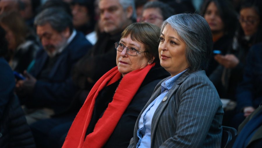 Entorno de Jara espera gesto de apoyo de Bachalet en su regreso a Chile desde España