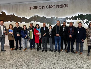 Diputado Barrios sostiene reunión por muelle en Algarrobo y avisa que "dejamos encaminadas las soluciones"