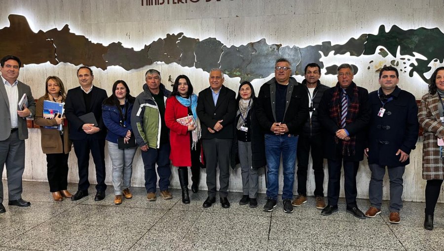 Diputado Barrios sostiene reunión por muelle en Algarrobo y avisa que "dejamos encaminadas las soluciones"