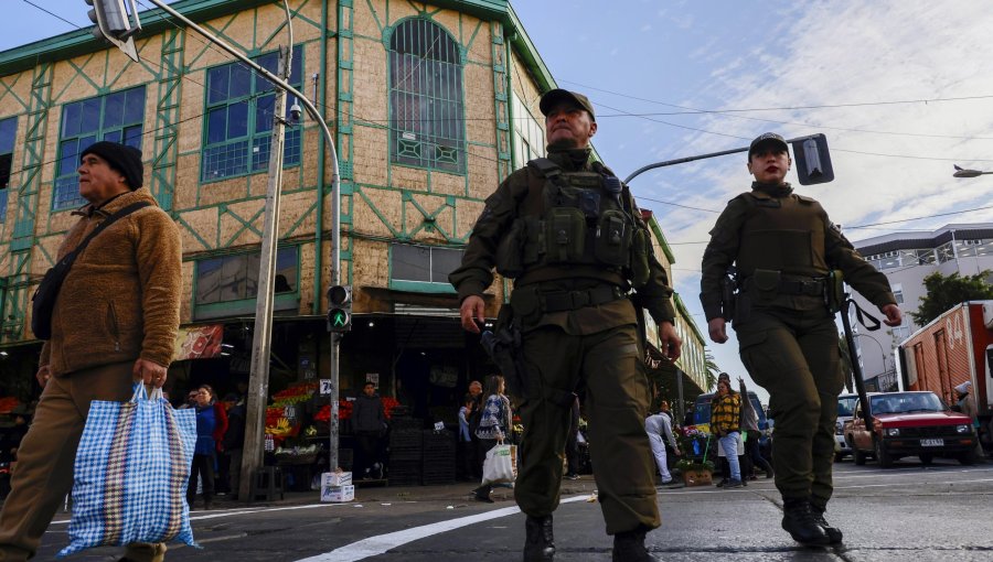 51 personas han sido detenidas en operativos de limpieza y de combate al comercio ilegal en eje del Mercado Cardonal de Valparaíso