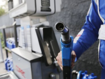 ENAP anuncia baja en bencinas y alza en diésel a partir de este jueves