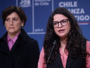 Ministra de la Mujer cuestiona viraje del Partido Republicano en política de género