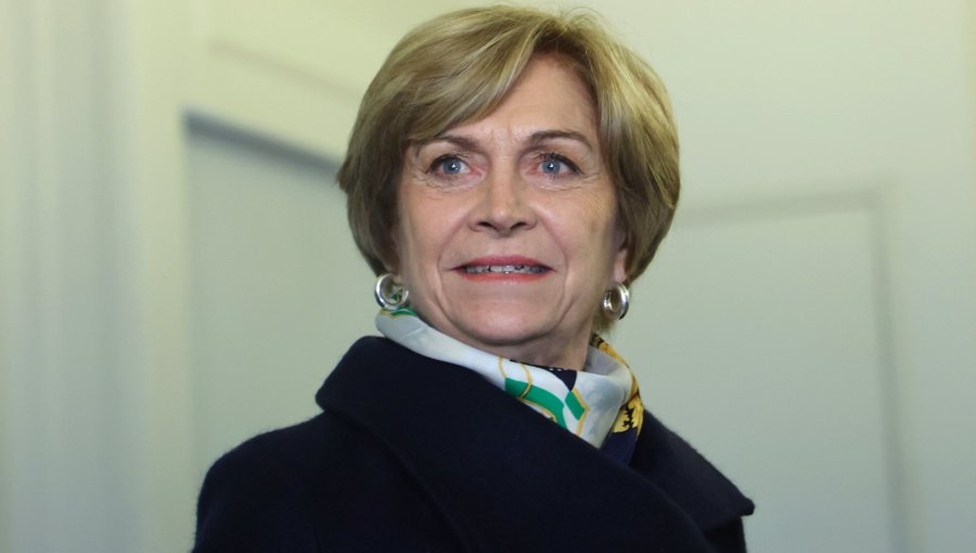 Matthei en medio de cruces con Republicanos afirma que "tenemos que tener campañas limpias, salir del barro"