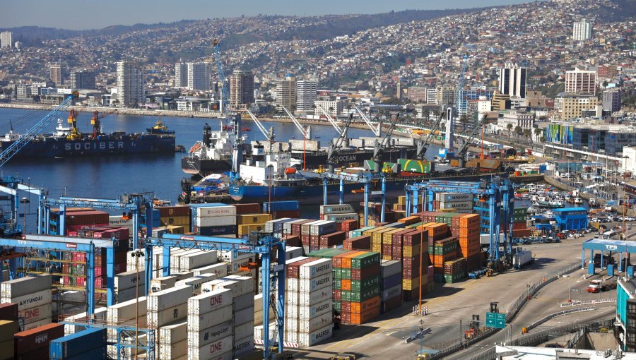 Proponen plan estratégico regional para sacar a Valparaíso del estancamiento: foco estaría en conectividad, transporte, puertos y empleo