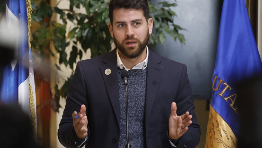 Diputado Ibáñez aprueba salida de Etcheberry pero destacó su trabajo en el SII