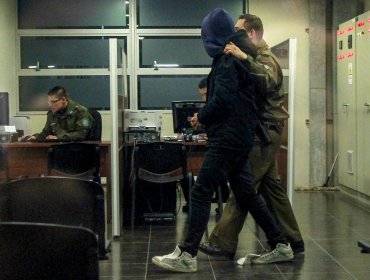 Joven de 15 años es baleado “por accidente” en cancha de fútbol de Concón por otro menor de edad