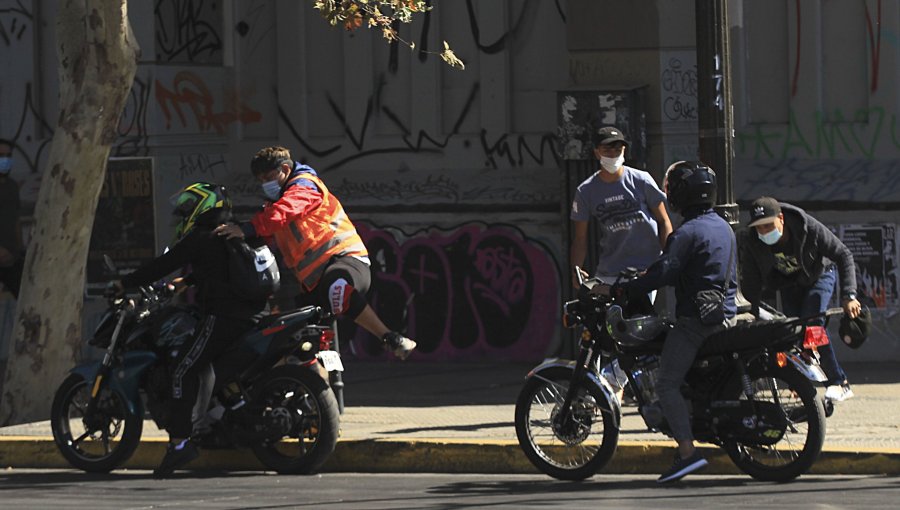 Ordenanza anti motochorros: Comuna de Independencia restringe circulación de dos personas en una moto