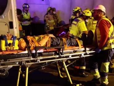 Avión se estrella en centro educacional en Bangladesh dejando 19 muertos y más de cien heridos