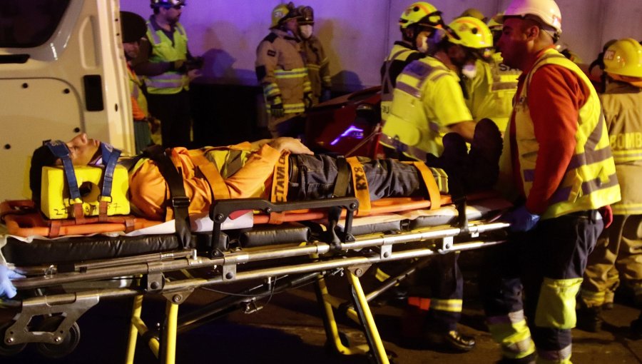 Avión se estrella en centro educacional en Bangladesh dejando 19 muertos y más de cien heridos