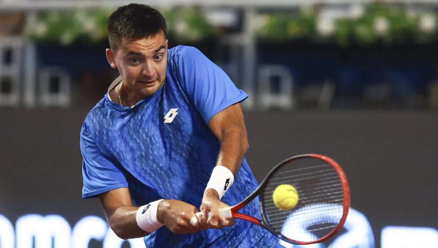 Tomás Barrios sufre dura derrota y dice adiós en la primera ronda del ATP de Umag