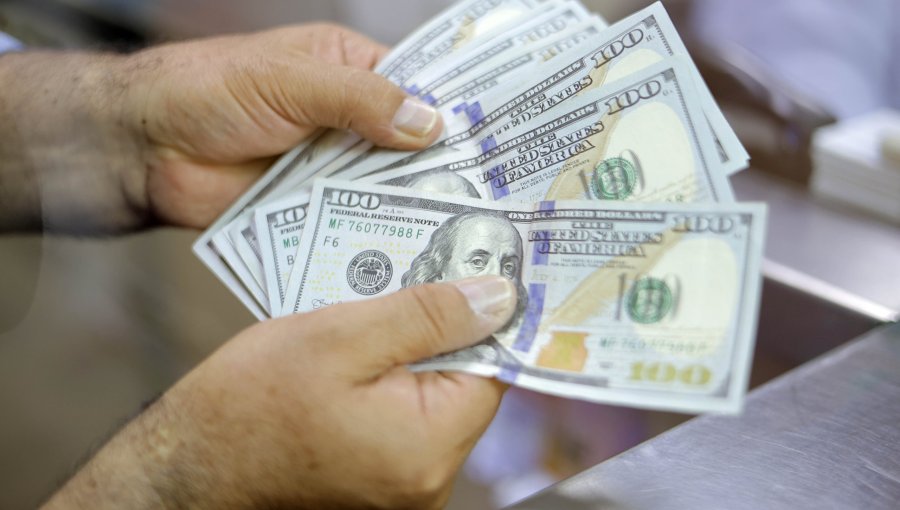 Colombianos lideran el envío formal de remesas, mientras que venezolanos no están registrados de manera oficial