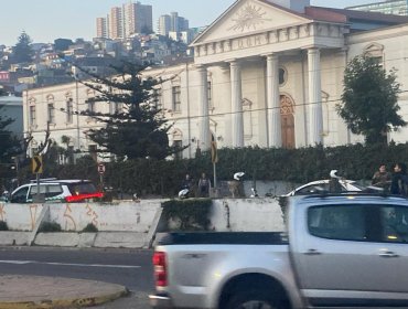 Persecución policial termina con disparos en la Av. Santos Ossa de Valparaíso: sujeto con orden vigente por homicidio fue detenido