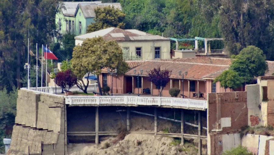 Dan inicio a obras para conservar y habilitar el patrimonial castillo San José de Valparaíso