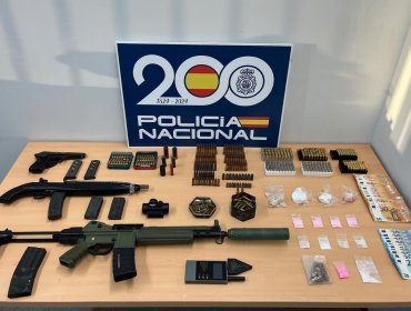 Dos chilenos detenidos en España por tráfico de armas y drogas