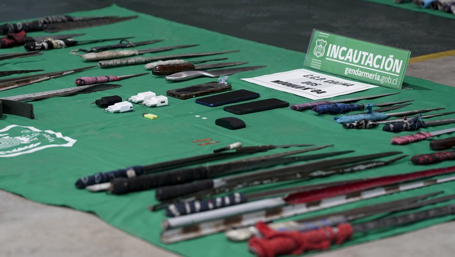 4.845 armas blancas, 941 celulares y 1.200 dosis de drogas ha incautado Gendarmería entre enero y junio en cárceles de la V Región