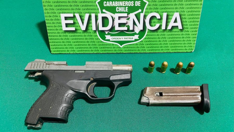 Denuncia de transeúntes permite captura de hombre que portaba una pistola en plena vía pública del centro de Viña del Mar