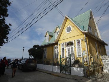 Por un valor cercano a los mil millones de pesos: Ponen en venta el histórico hotel Brighton en el cerro Concepción de Valparaíso