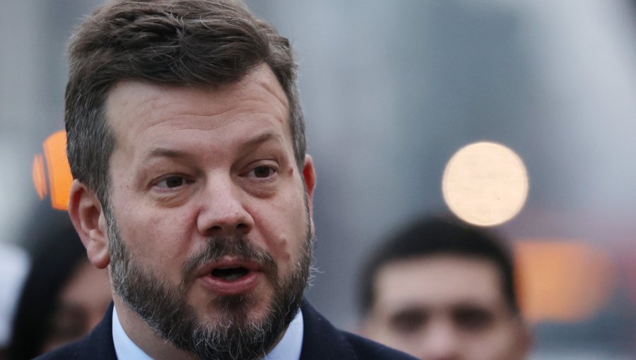 Servel acoge denuncia de la Bancada Comunista contra Libertarios por dichos de Johannes Kaiser sobre un nuevo golpe de Estado