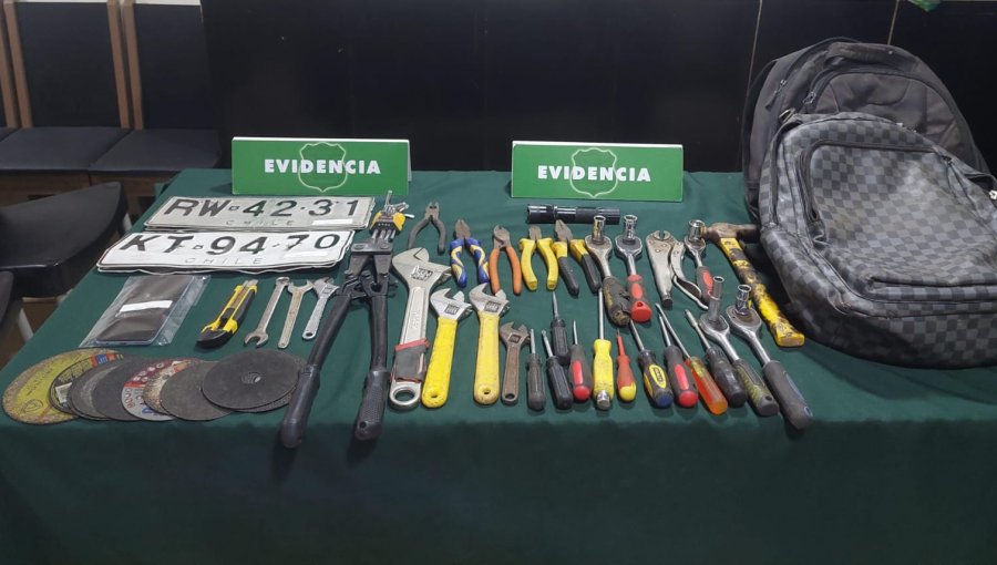 Caen tres hombres y dos mujeres que se desplazaban en vehículos robados en Zapallar