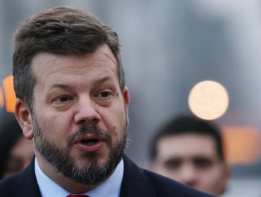 Servel acoge denuncia de la Bancada Comunista contra Libertarios por dichos de Johannes Kaiser sobre un nuevo golpe de Estado